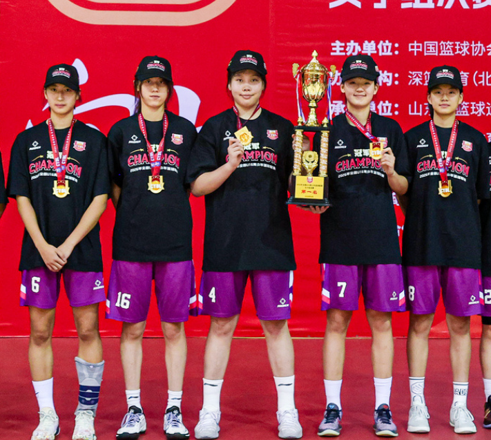 专业成为最具国际竞争力的在线游戏产品平台服务